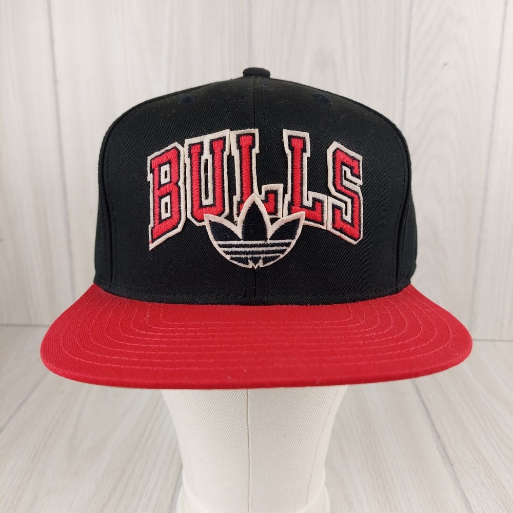 Adidas Chicago Bulls Snapback Hat Mens OSFM Black Red‎ NBA Trefoil Flat Brim Cap